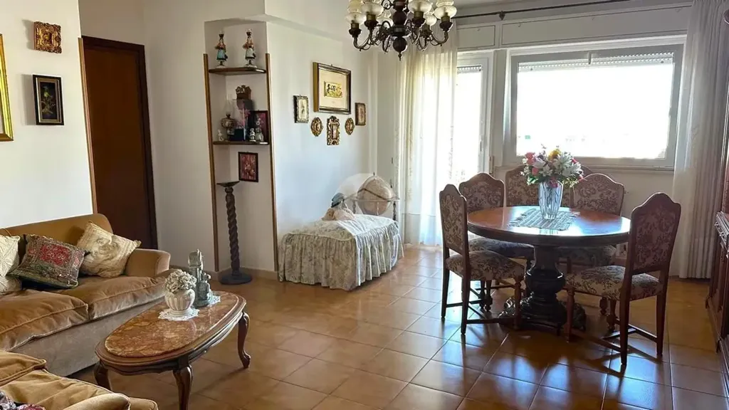 Appartement 4 pièces à IT
