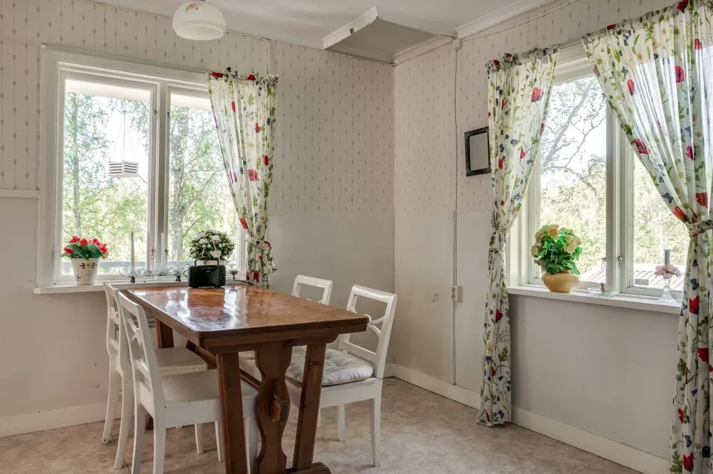 Charming Farm with Water Access in Brunskog