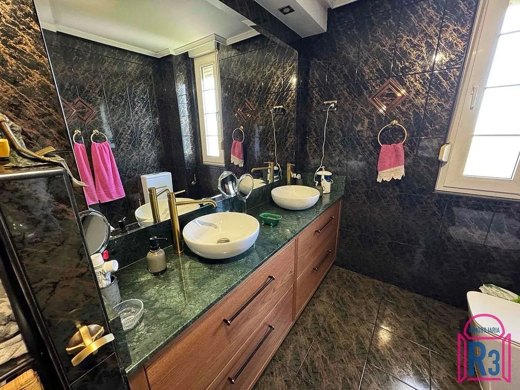 Vannitoad - Semi-detached House with Pool in Villaquilambre
