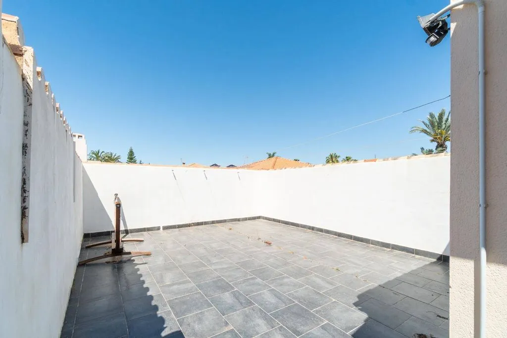 Garden - Luxury Villa with Pool in Torrevieja
