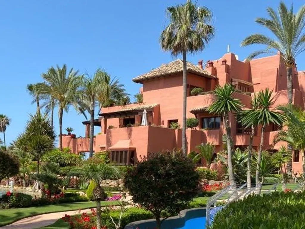 Aed - Ground Floor Beachfront Flat in Estepona