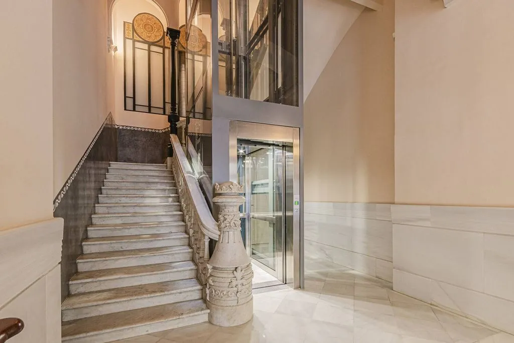 Toad - Restored Flat with City View in Eixample, Barcelona