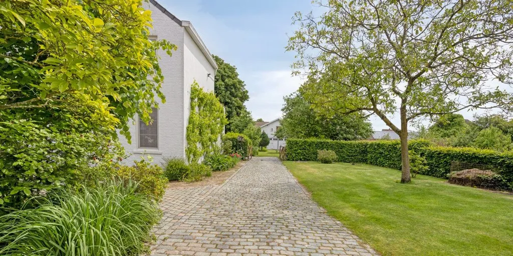 Aed - Historic Villa with Garden in Heppen