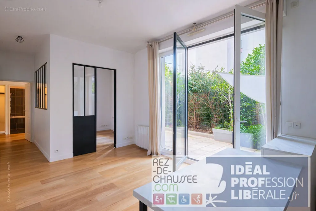 Elutuba - Office Space with Terrace in Paris 2
