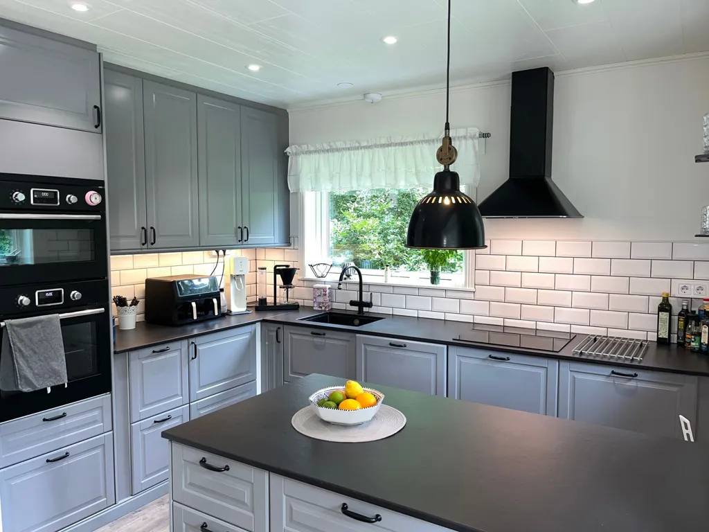 Cuisine - Development Opportunity with Golf Club Proximity in Åkersberga