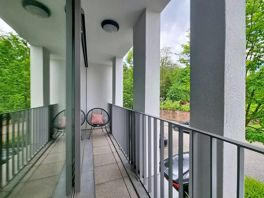 Rõdu - Bright Apartment with Terrace in Mortsel