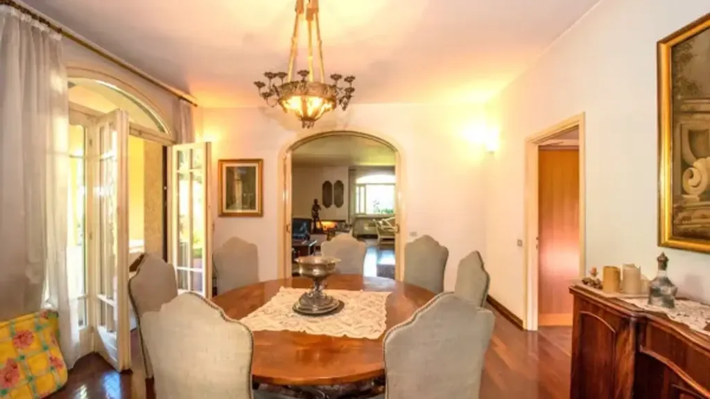 Salle à manger - Luxury Villa with Pool in Cairate, Lombardy