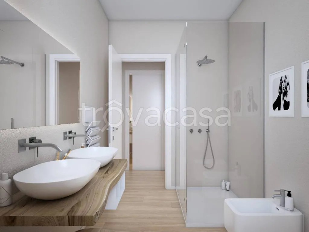 Newly Constructed Flat with Garden in Bregnano