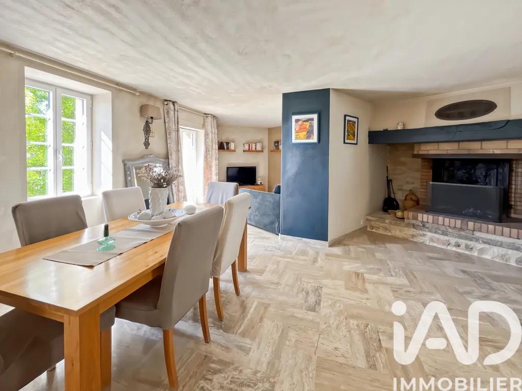 Sala da pranzo - Rustic Stone Mas with Garden in Goudargues