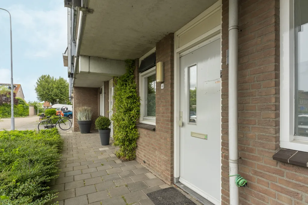 Esterno - Ground Floor Apartment with Garden in Oostzaan