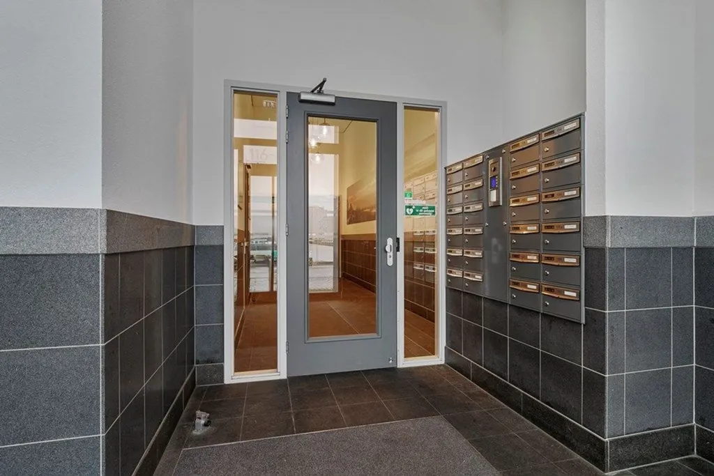 hallway_entrance