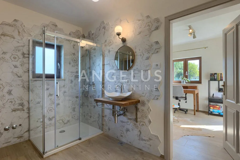 Bagni - Rustic Villa with Pool near Pula