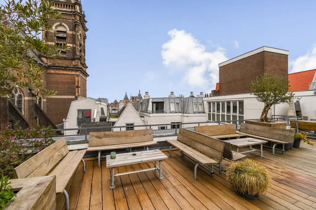 Terrass - Split-Level Apartment with Water View in Amsterdam