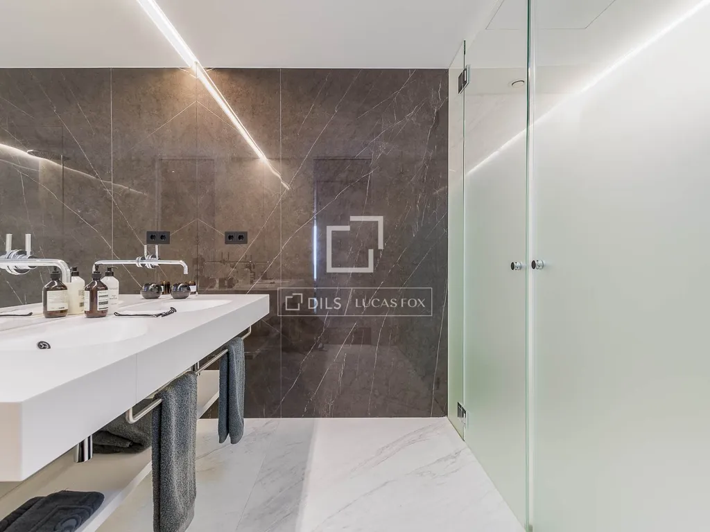 Vannitoad - Luxury Flat with Rooftop Pool in Diagonal Mar, Barcelona