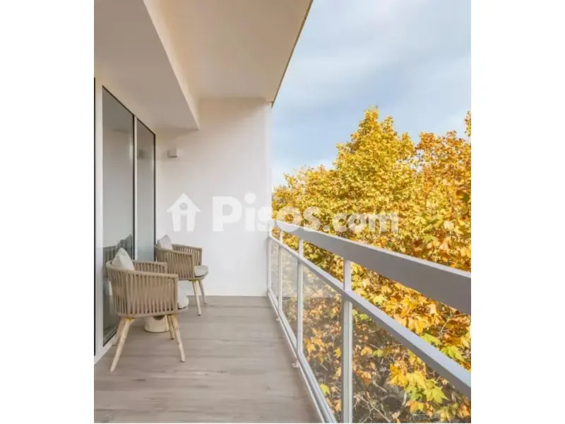 Balcon - Modernised Apartment with Views in Recoletos
