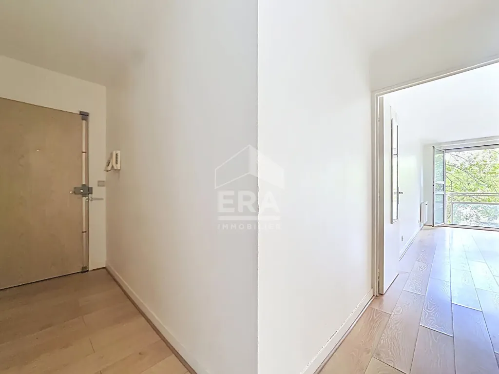 Entrée - Studio avec Ascenseur et Cave à Paris 12e