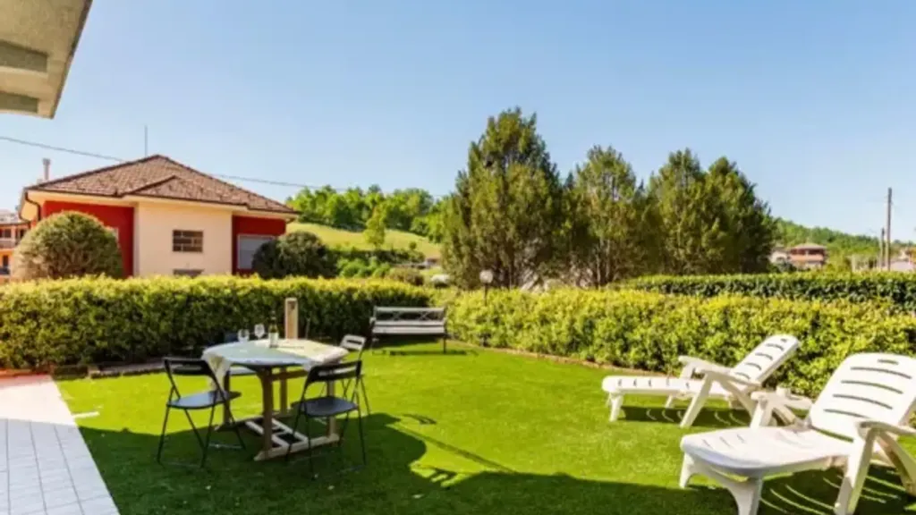 Terrass - Modern Apartment with Private Garden in Vezza d'Alba