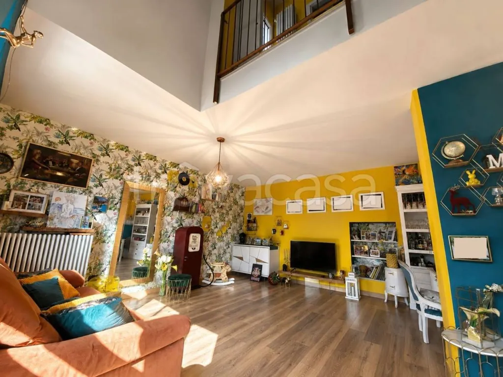 Séjour - Two-Level Apartment with Private Garden in Bruino