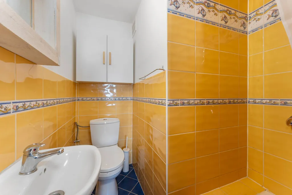 Salles de bain - Appartement à Rénover Centre Ville à Middelkerke