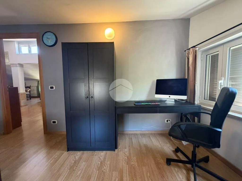 Kabinet - Rustic Apartment with Balcony in Nerola