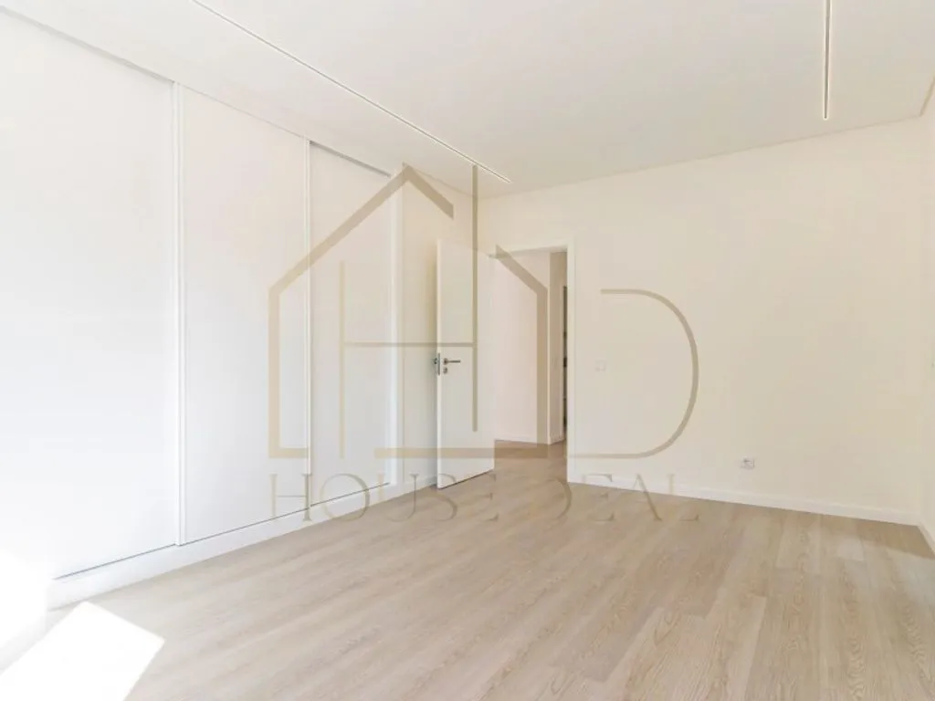 Magamistoad - Luxury House with Solar Panels in Seixal
