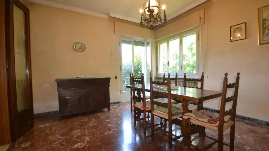 Dining Room - 6-room house in IT