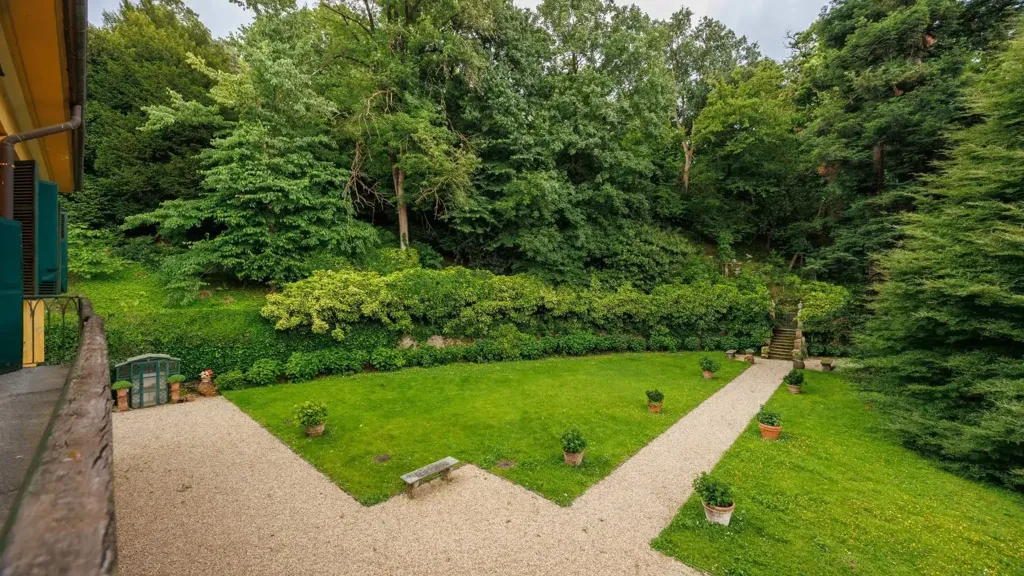 Jardin - Historic Apartment with Panoramic Terrace in Turin