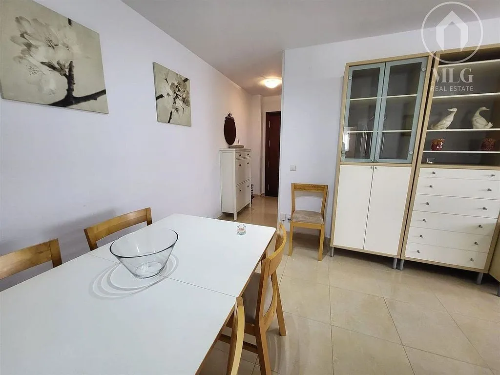 Söögituba - Furnished Flat with East View in Perchel Sur