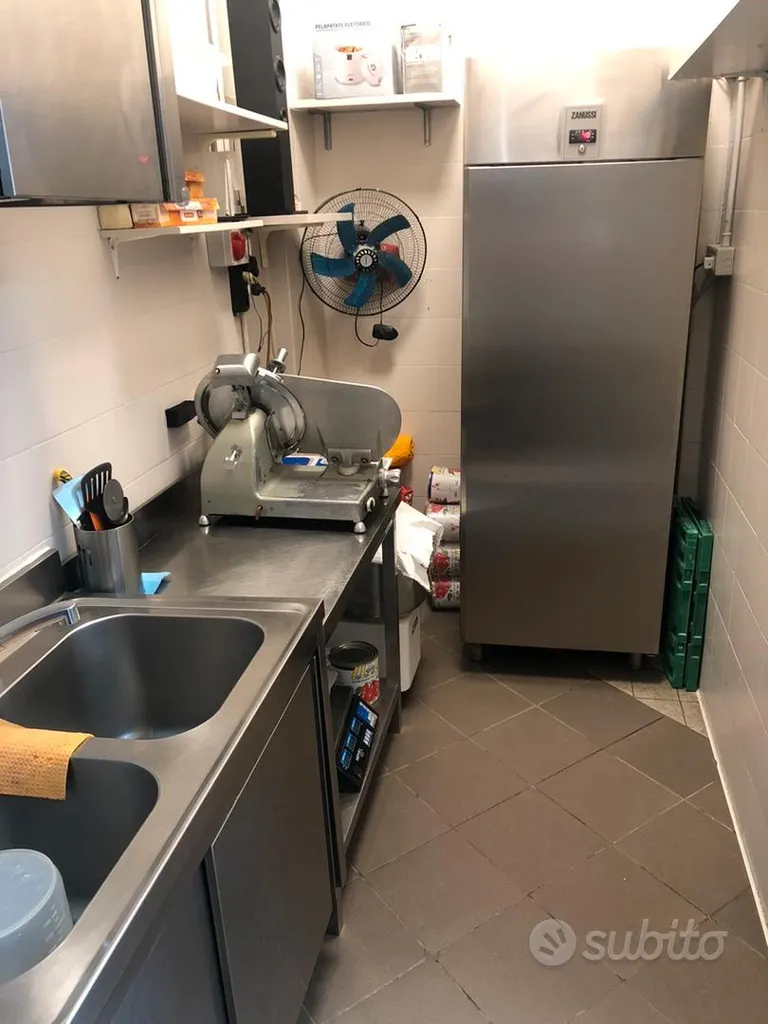 Cuisine - Established Takeaway Pizzeria in Bologna