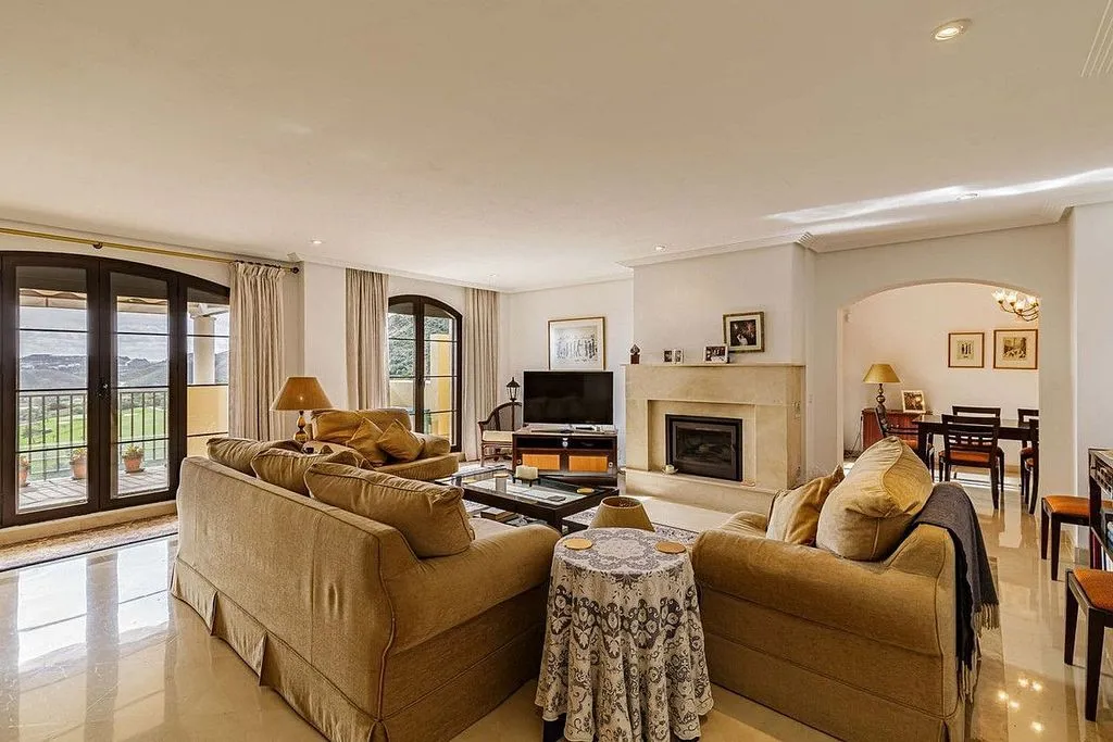 Elutuba - Duplex with Golf View in Benahavís