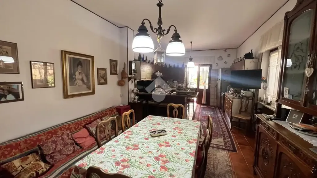 Salle à manger - Independent House with Balcony in Samone