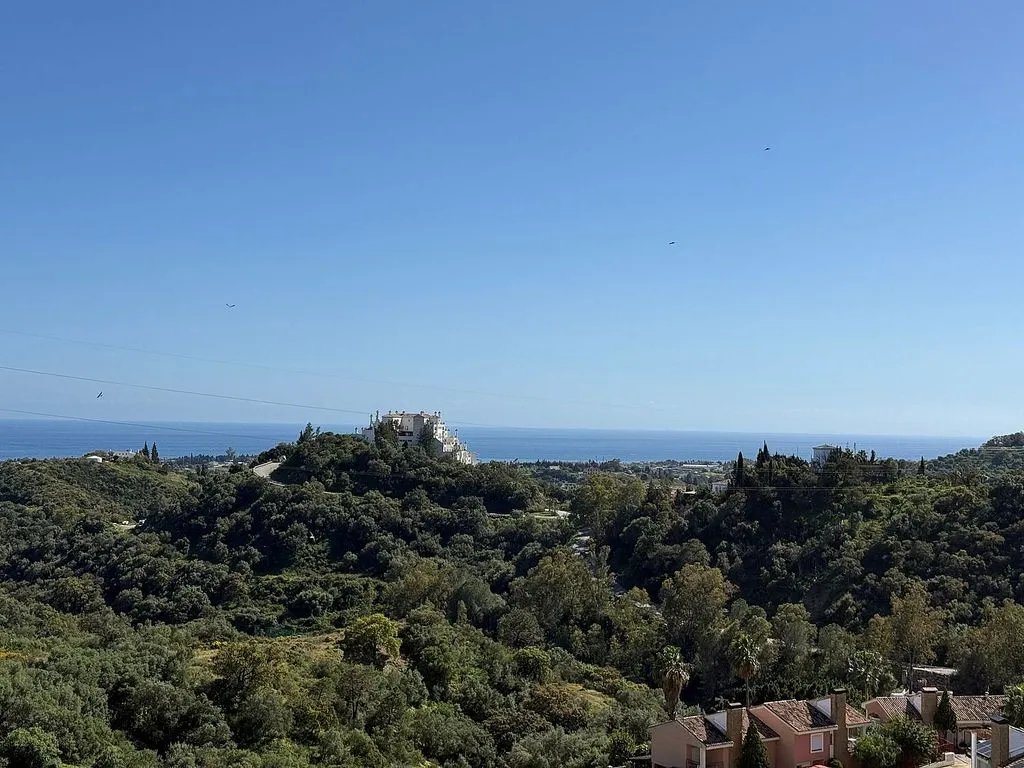 Aed - Duplex with Pool and Sea View in Estepona