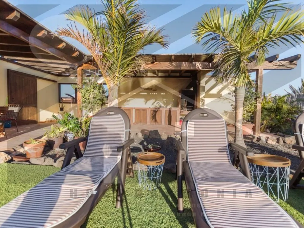 Terrass - Luxury Villa with Dual Pools in Lajares