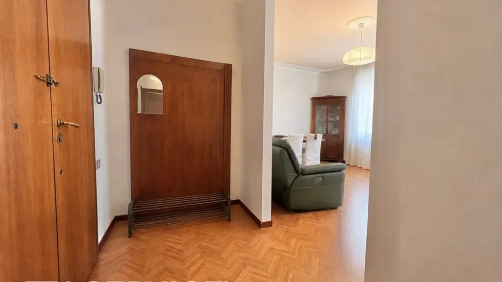 Esik - Rustic-Style Apartment with Balcony in Rimini