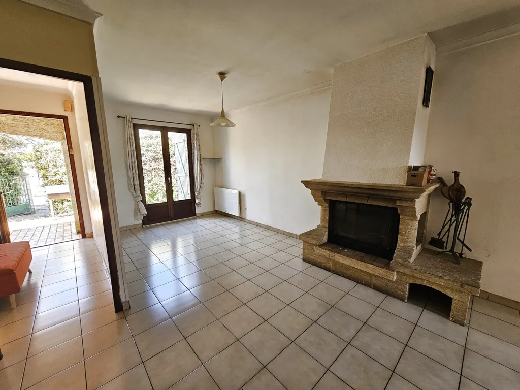 3-toaline maja asukohas Nîmes