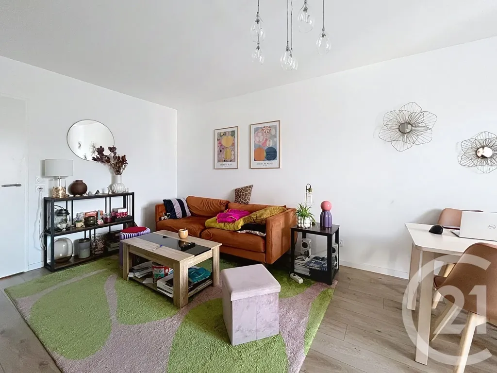 Séjour - Appartement F3 avec Balcon à Houilles