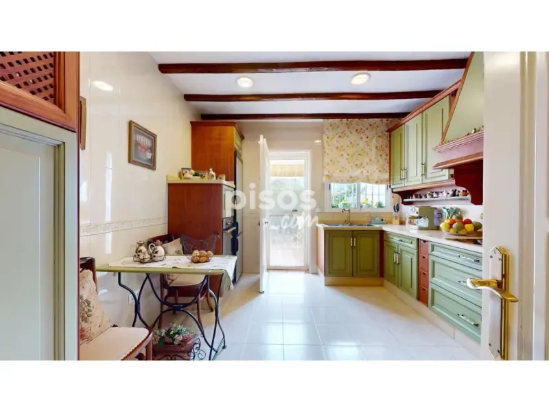 Cuisine - Two-Storey House with Solar Panels in Majaneque