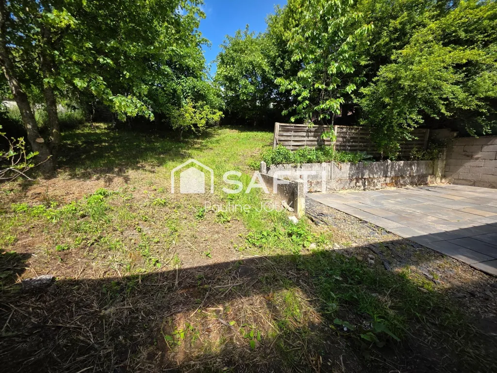 Jardin - Maison avec Garage et Jardin à Poussay