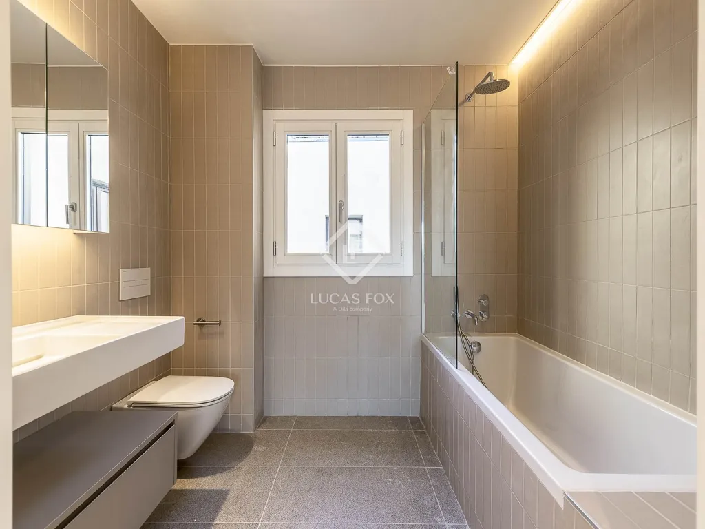 Salles de bain - Renovated Apartment with Terrace in Eixample Right