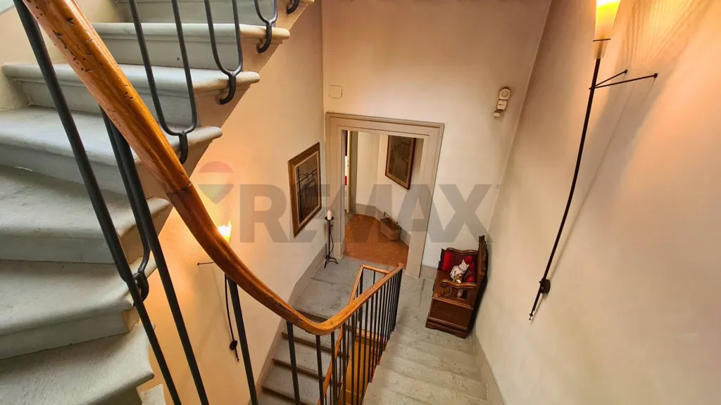 Pièces - Historic Villa with Panoramic Terrace in Lastra a Signa