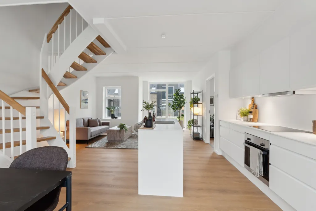 Kitchen - Five-bedroom Terraced House in Kokkedal