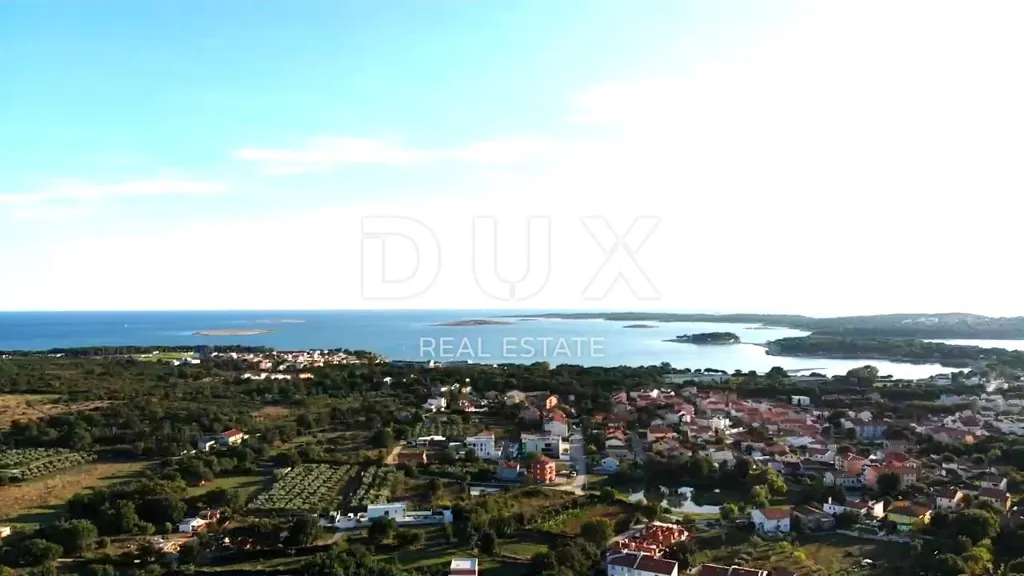 Õhuvaade - Buildable Land with Forest in Medulin, Istra