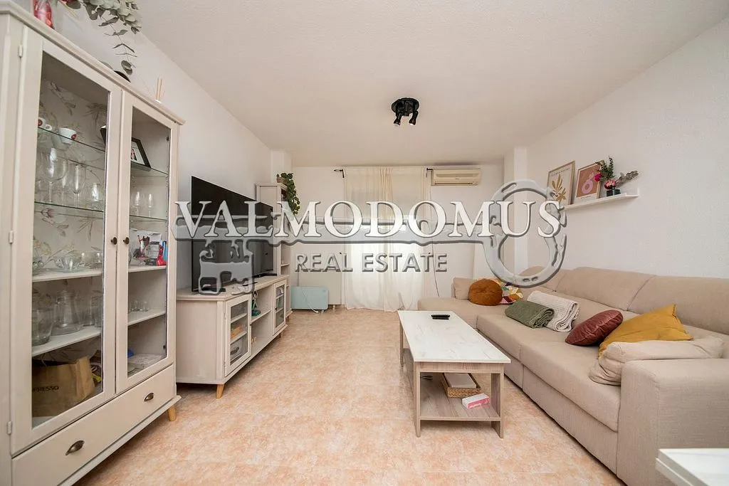 Elutuba - Duplex with Balcony in Valmojado