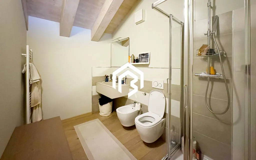 Salles de bain - Quadruplex with Balcony in Cuneo Centre