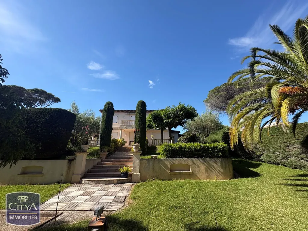 Aed - Villa with Pool in Saint-Raphaël