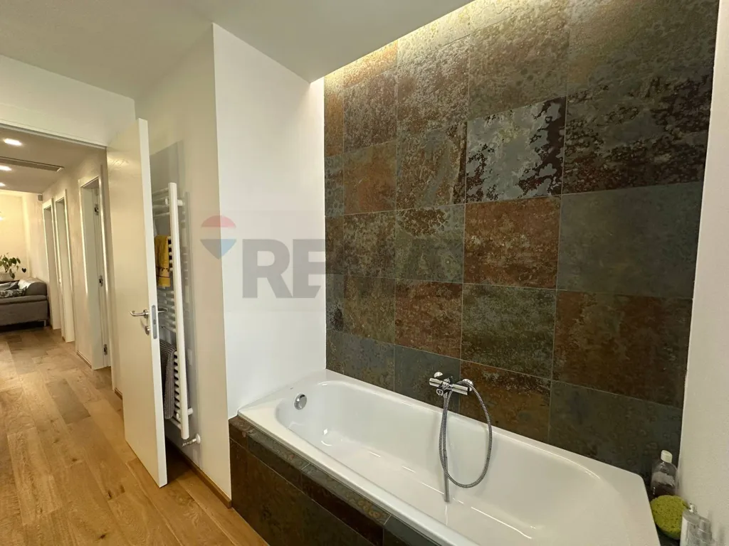 Salles de bain - Modern Apartment with Panoramic Terrace in Matera