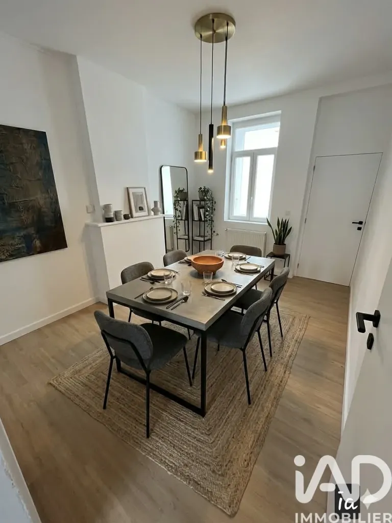 Söögituba - City House with Garden in Denain