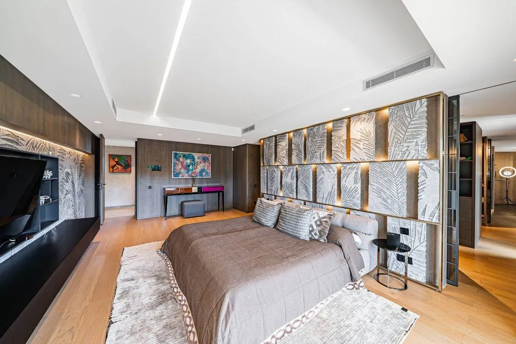 Bedrooms - 10-Bedroom Chalet with Pool in Guadalmina Baja