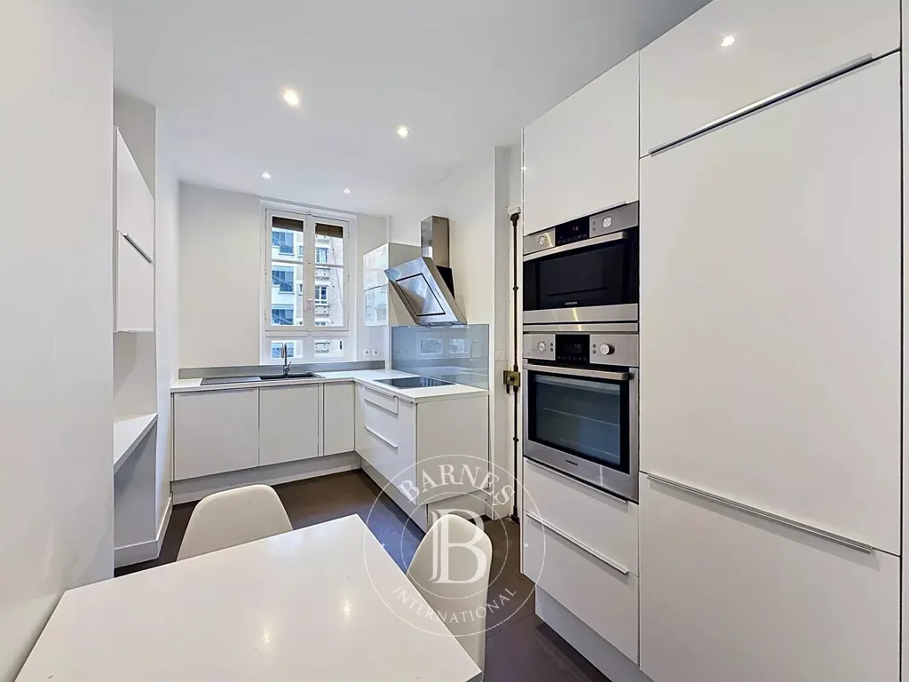 Köök - Flat with Double Reception in Rue Pierre Cherest