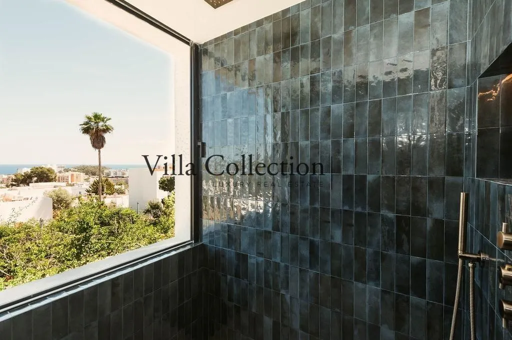 Salles de bain - Luxury Villa with Sea View in Santa Eulària